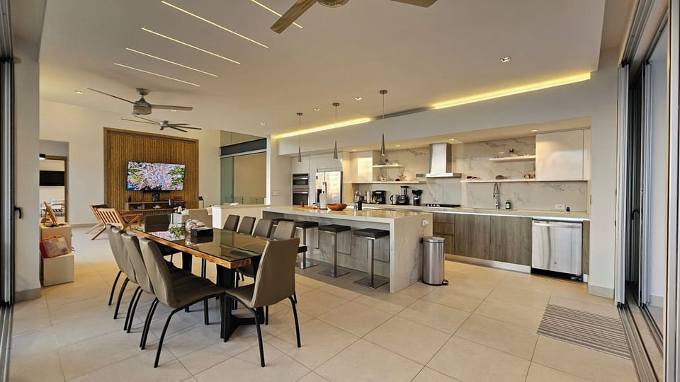 Upper level kitchen and dinning