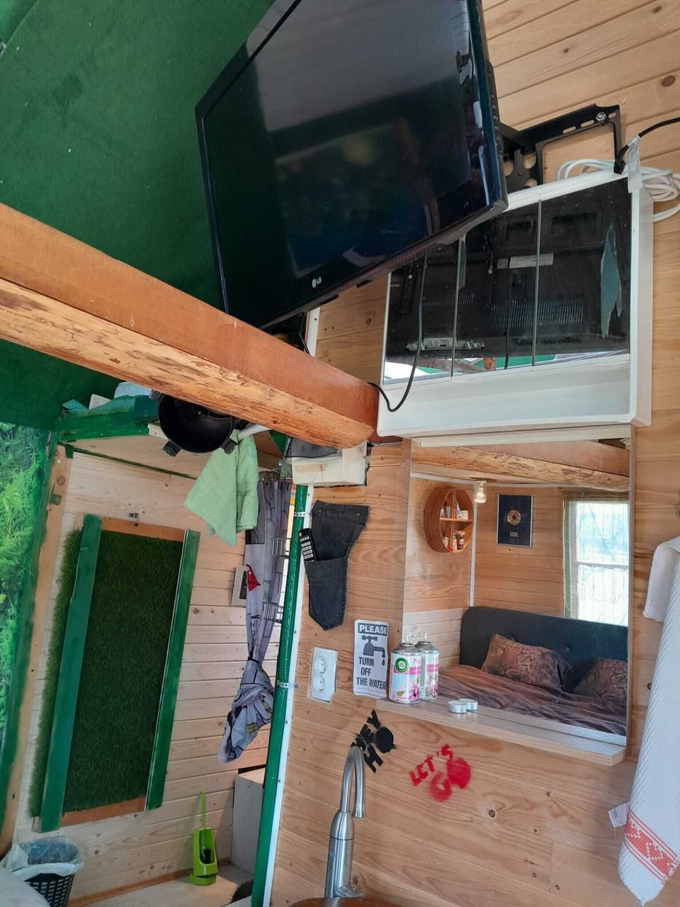 TV Tree house Ramona