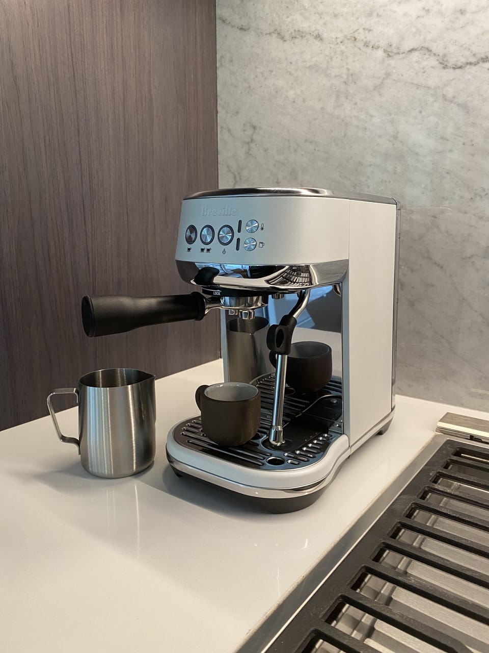 Extras incl. luxury espresso machine, mixer, blender, rice & popcorn maker, more