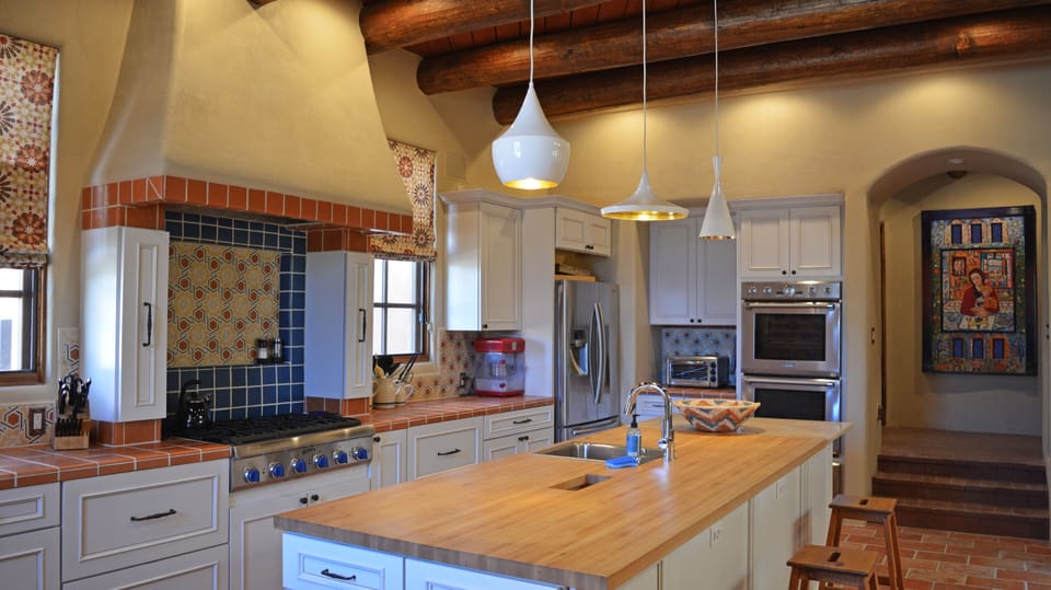 Designer kitchen with all the trimmings