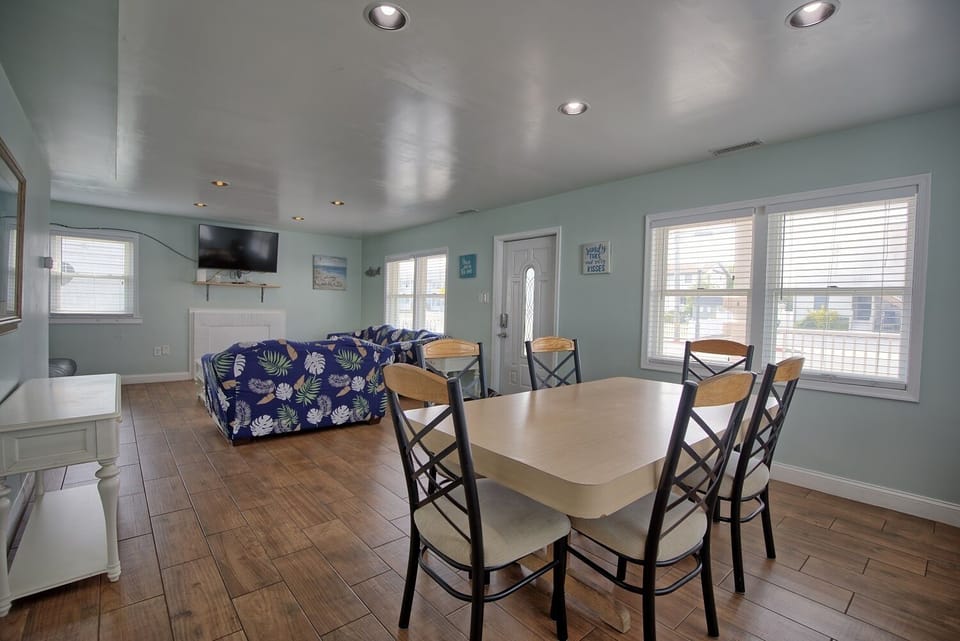 Large Open Living Room & Dining Room