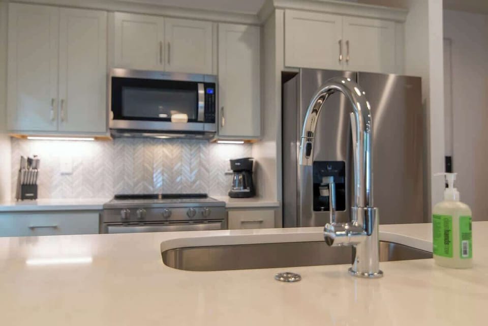 Create mouthwatering dishes with ease—our fully stocked kitchen has all the tools at your disposal!