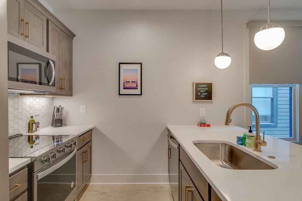 Our fully-equipped kitchen offers everything you need to create delicious gourmet meals effortlessly.