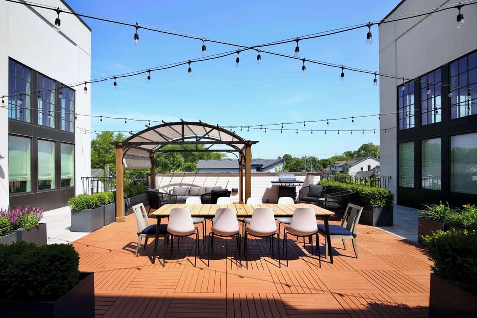 We can't get enough of the courtyard on sunny days