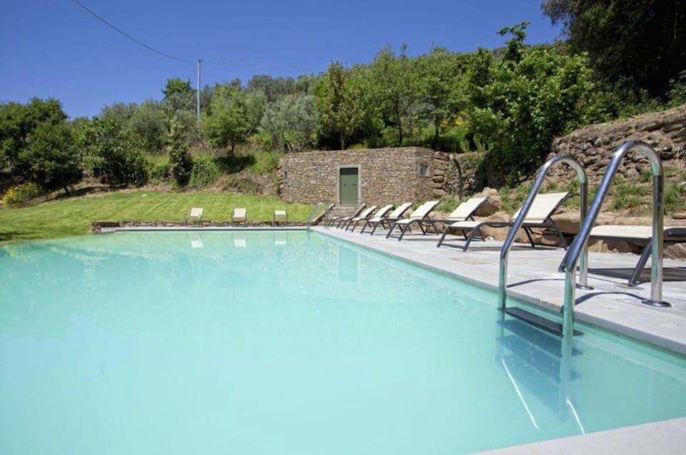 Water, Plant, Property, Sky, Swimming Pool, Building, Azure, Chair, Tree, Outdoor Furniture