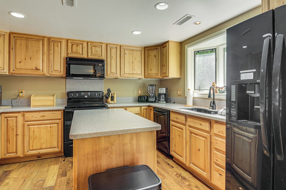 Kitchen | Cooking Basics | Knife Set | Blender | Drip Coffee Maker