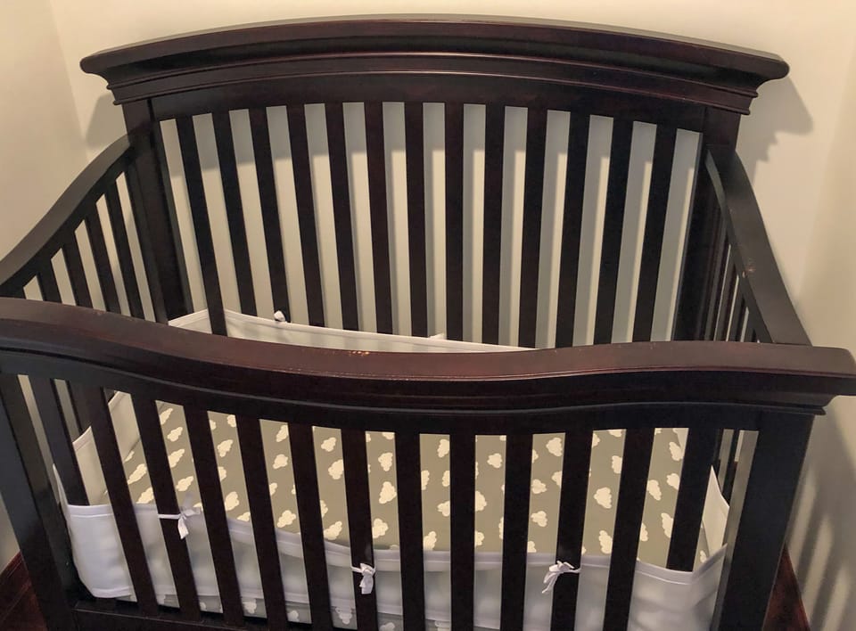 MAPLE- Infant/Toddler bed in room/closet behind master bed.