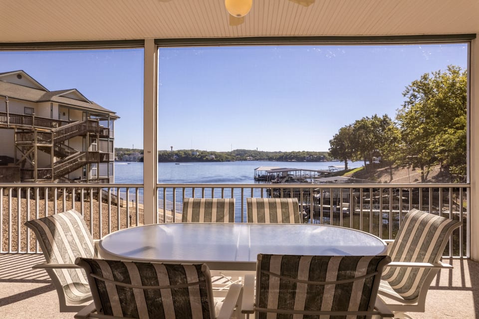 LAKEOZARKVACATION.COM