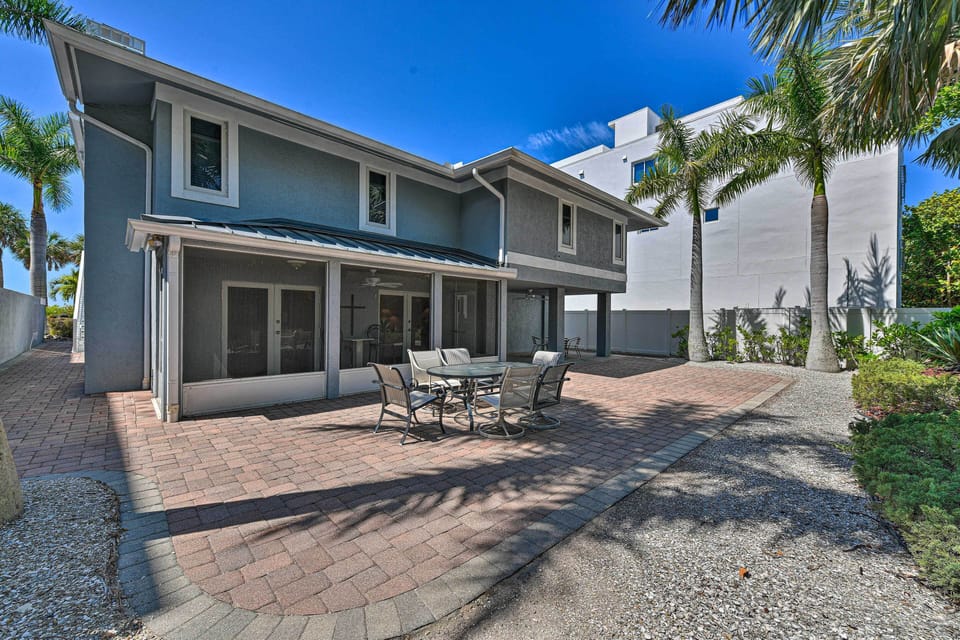 Sarasota Vacation Rental | Studio | 1BA | 790 Sq Ft | Step-Free Access