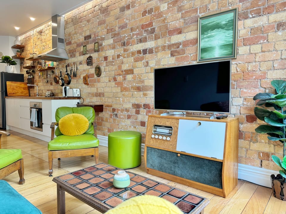 (Living room) with TV and netflix included