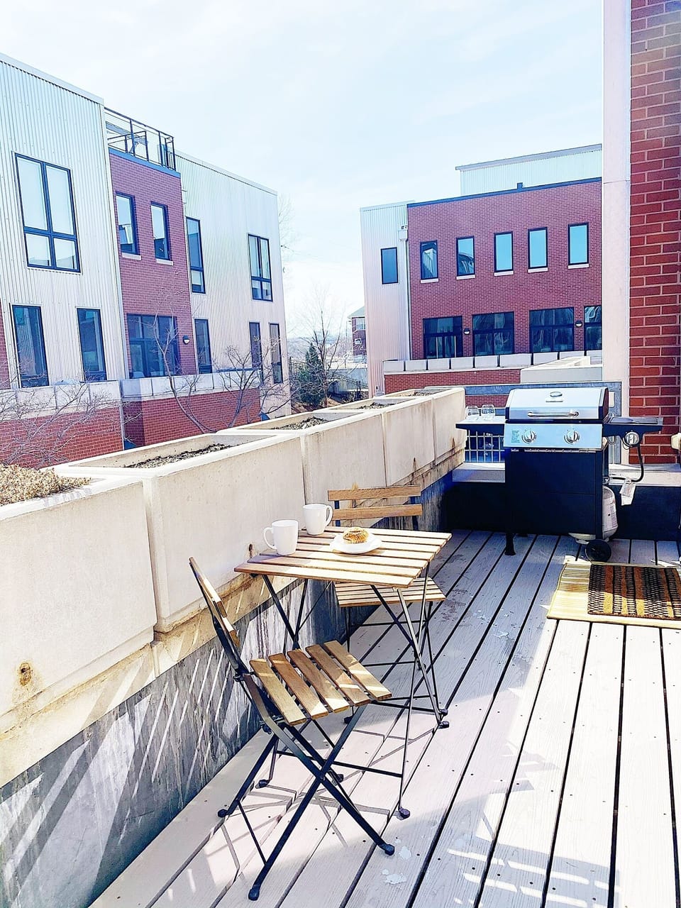 Main floor deck with gas grill