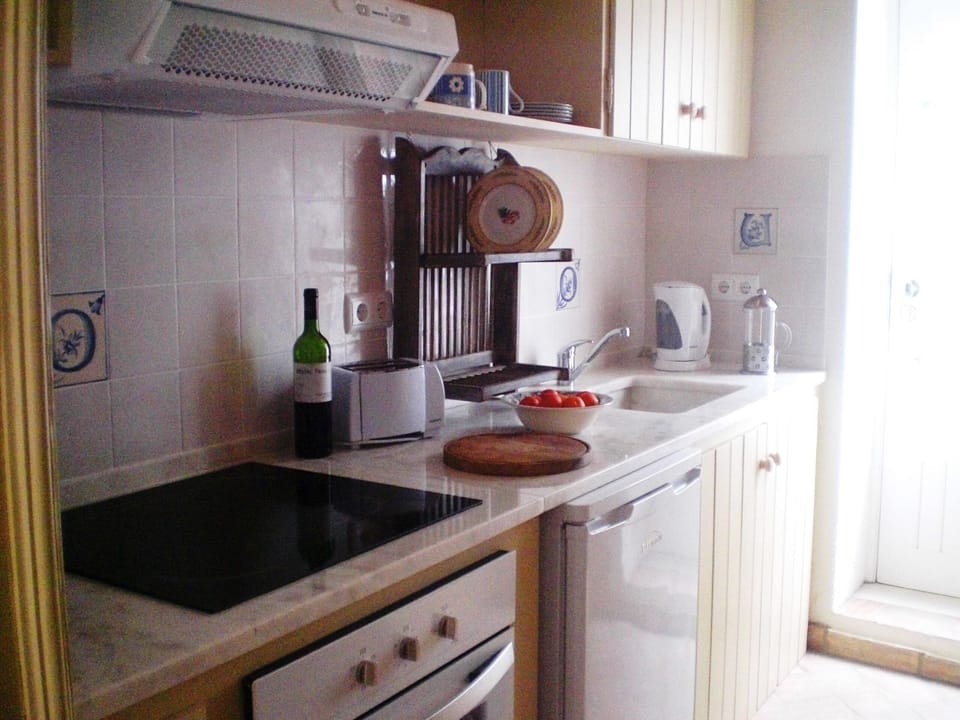 Fitted kitchen