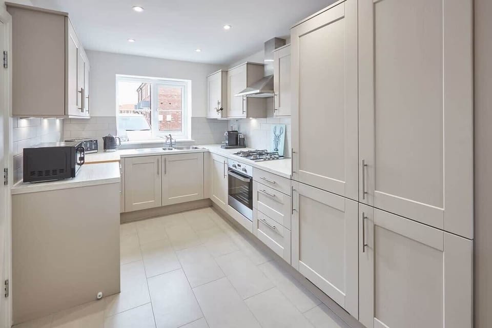 Highfield House, Whitby - Host & Stay