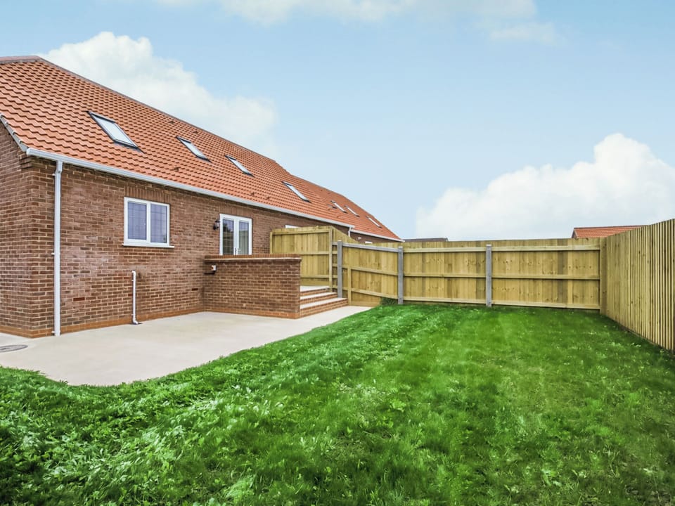 Garden | 1 Dawson Court - Dawson Court, Mablethorpe