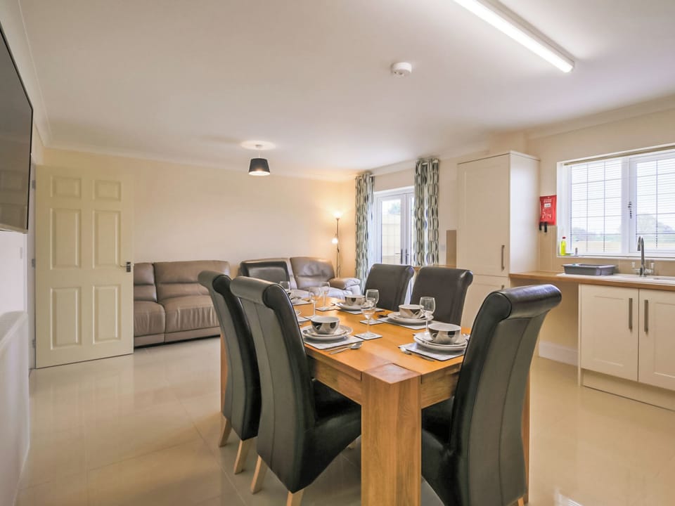 Open plan living space | 1 Dawson Court - Dawson Court, Mablethorpe