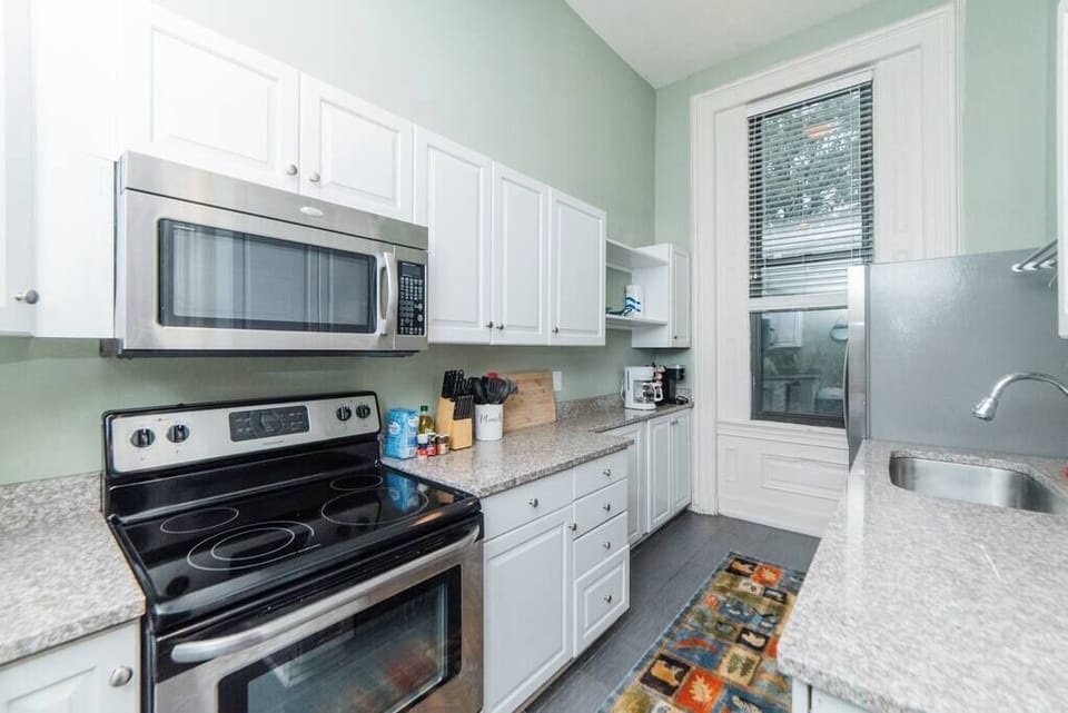 Kitchen- fully stocked