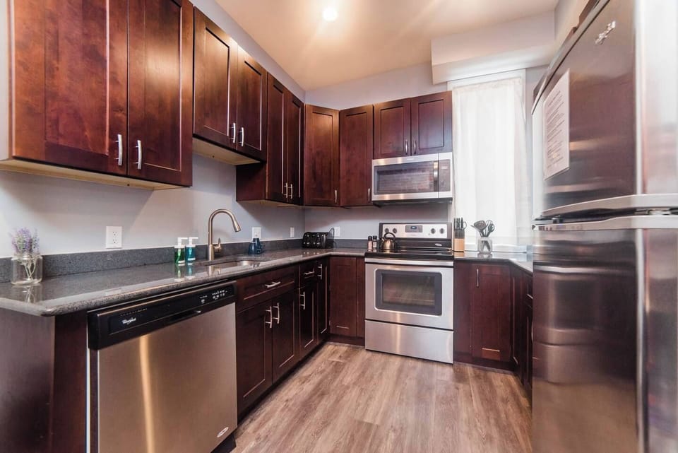 Kitchen- Fully stocked