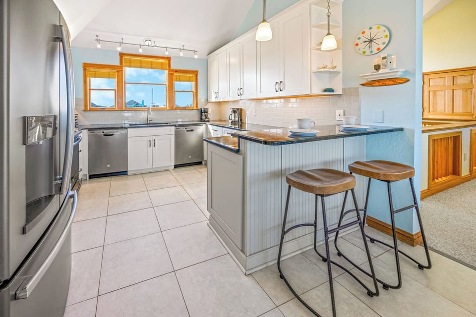 Surf or Sound Realty - 942 - Shore To Please - Kitchen -2