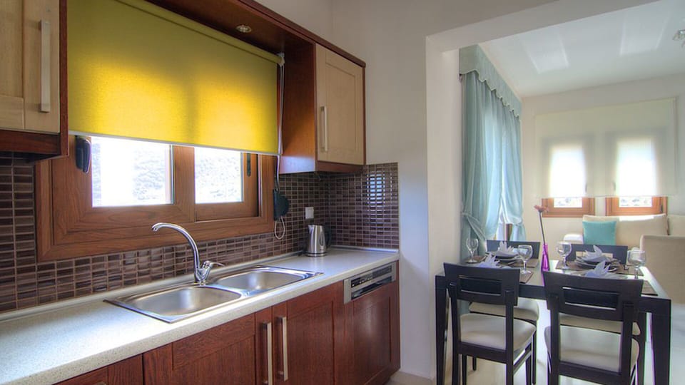 Dining area next to the kitchen.