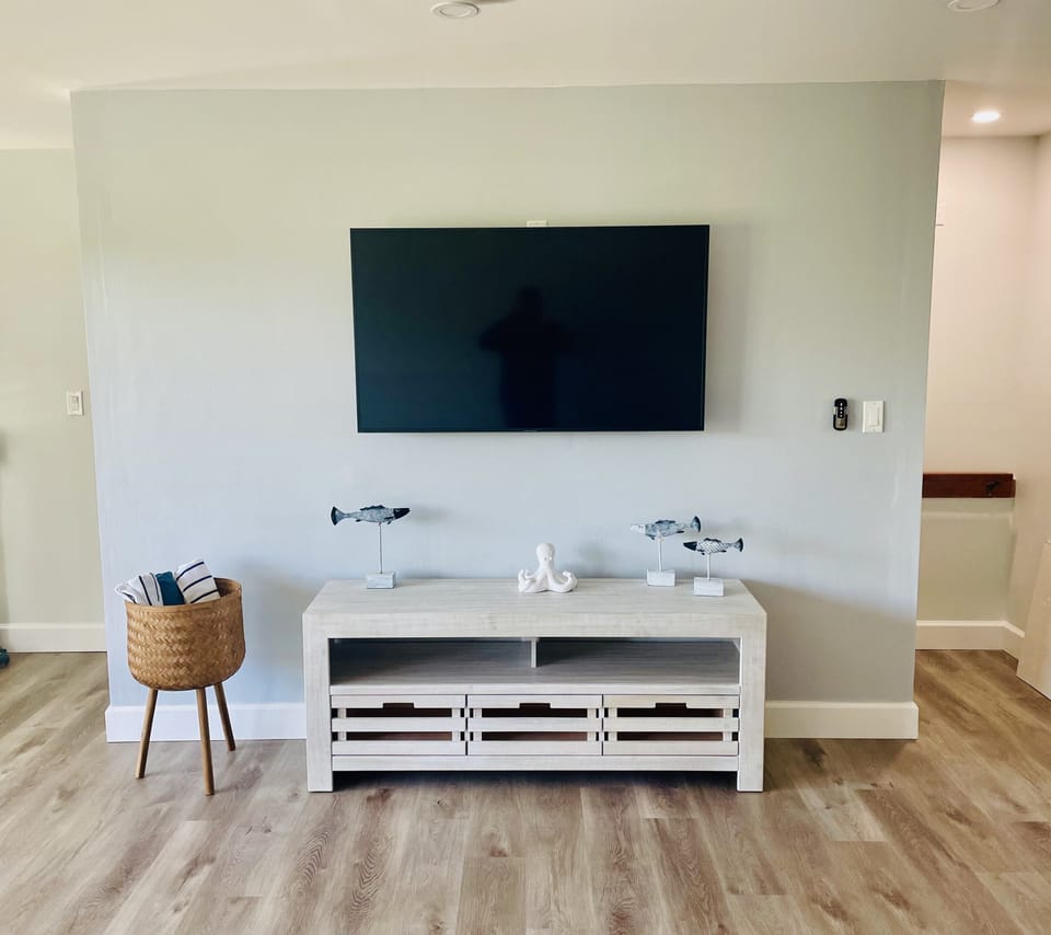 2nd floor living room