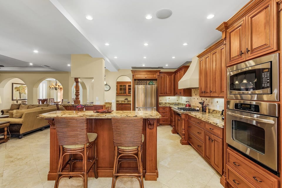 Large kitchen with 2 refrigerators