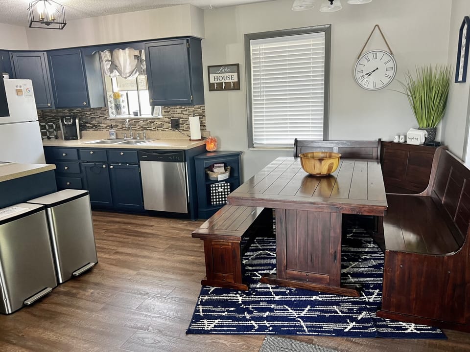 Kitchen and kitchen table