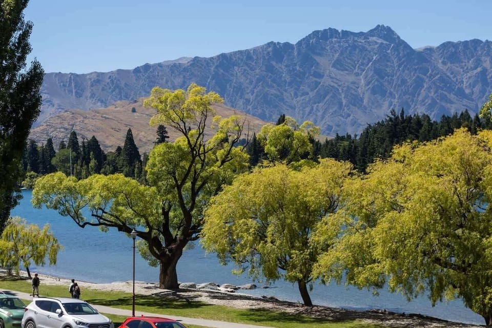 Queenstown lake on your doorstep