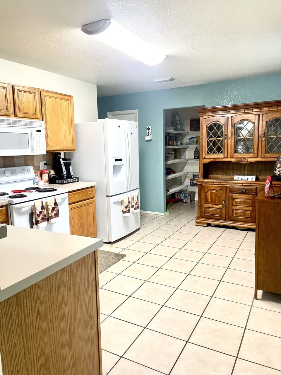 Full kitchen 