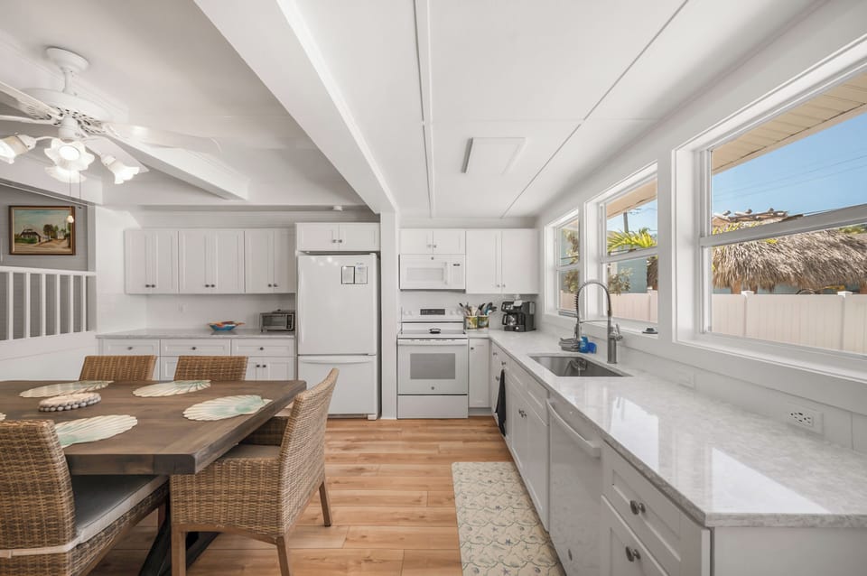 New fully equipped kitchen