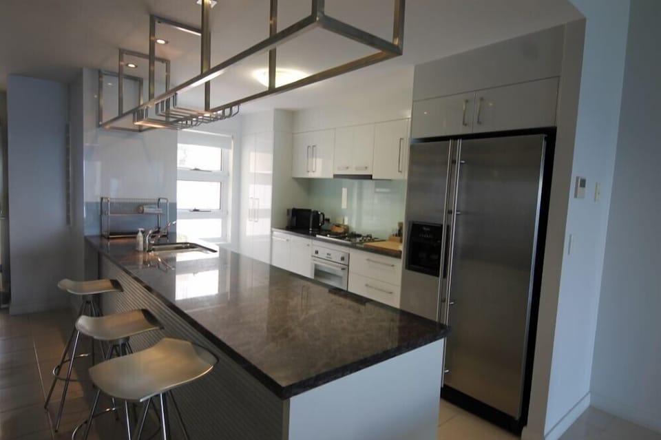 DB 11 Kitchen