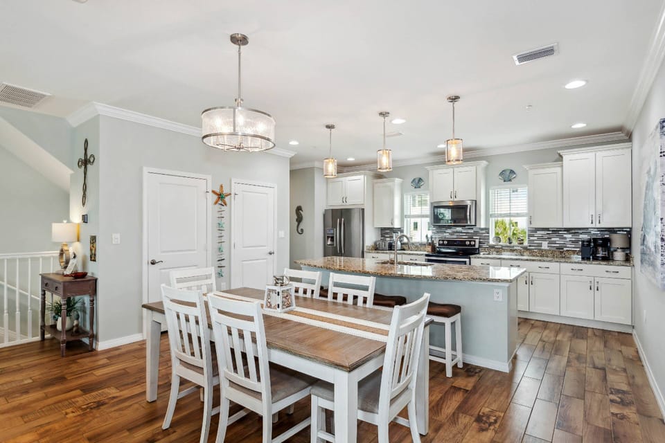 The dining area is the perfect spot for a family board or card game, not to mention a relaxing dinner!