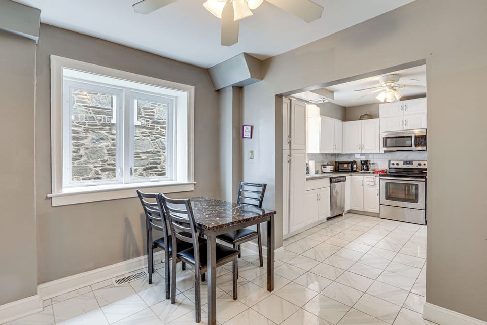 Breakfast Nook | 1st Floor