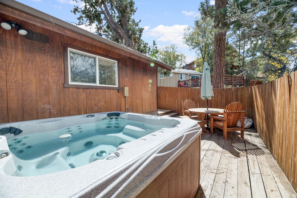 Private Hot Tub. - Private hot tub on private enclosed deck with fenced yard with plenty of outdoor seating!