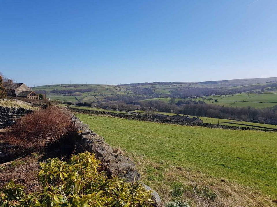 Weaver's holiday cottage Ripponden panoramic view of Ryburn valley from garden