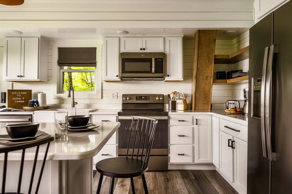 Stainless steel appliances throughout
