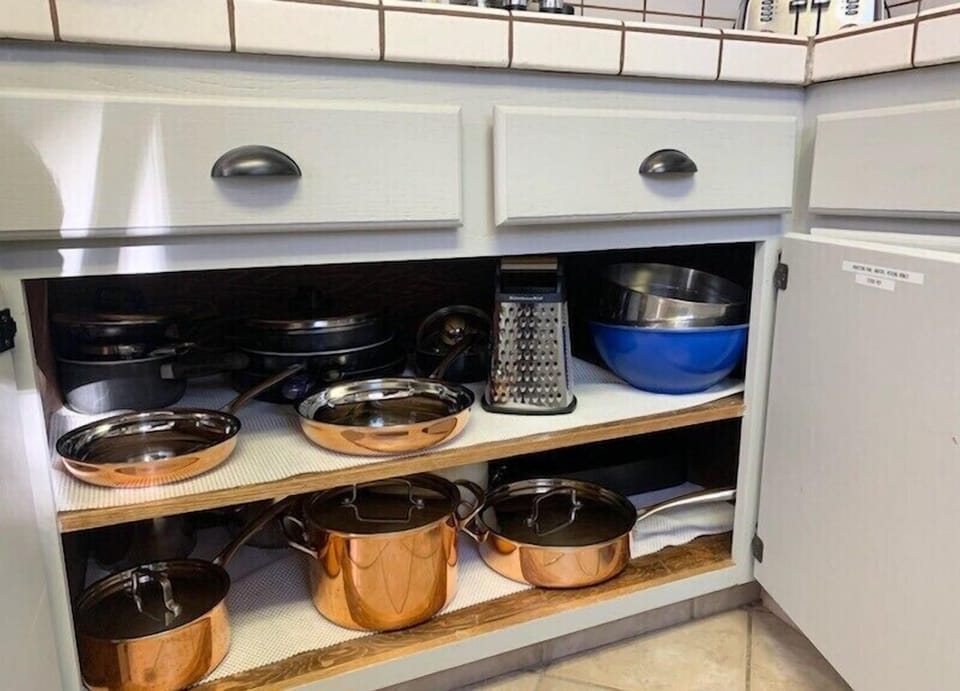 Full set of pots and pans 