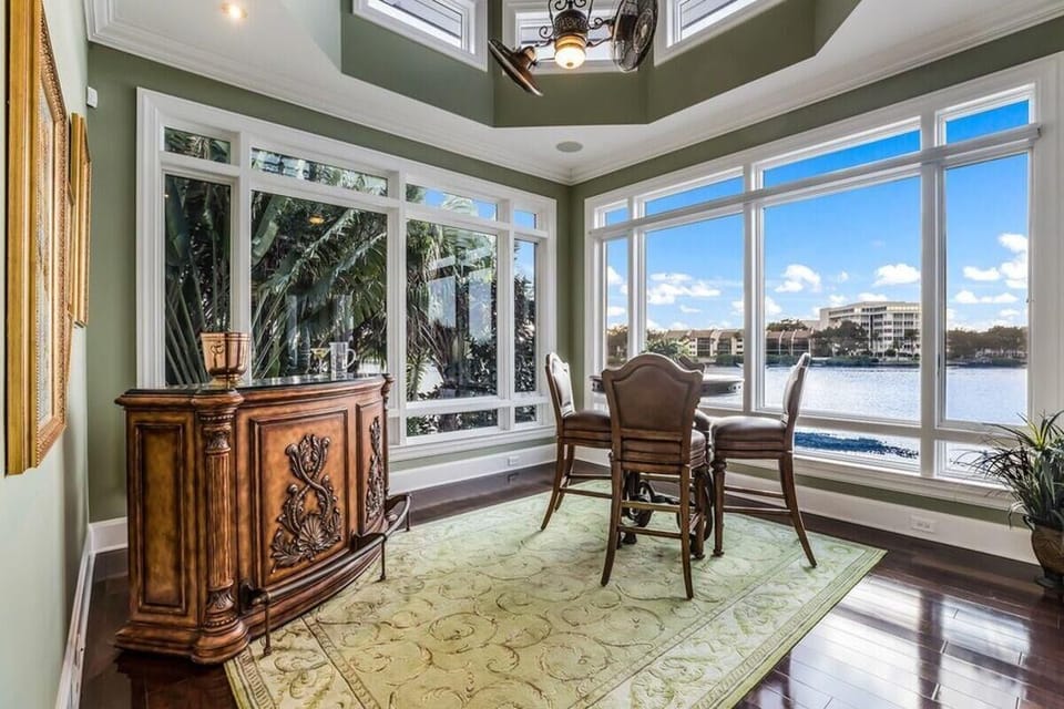 Luxury Estate By The Bay - Close to Beach image 24