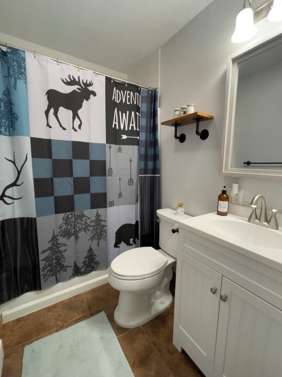 1st floor bathroom 