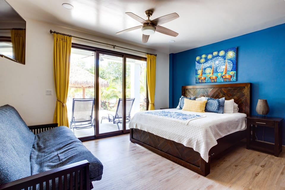 Seashore
King size bed
Queen size futon