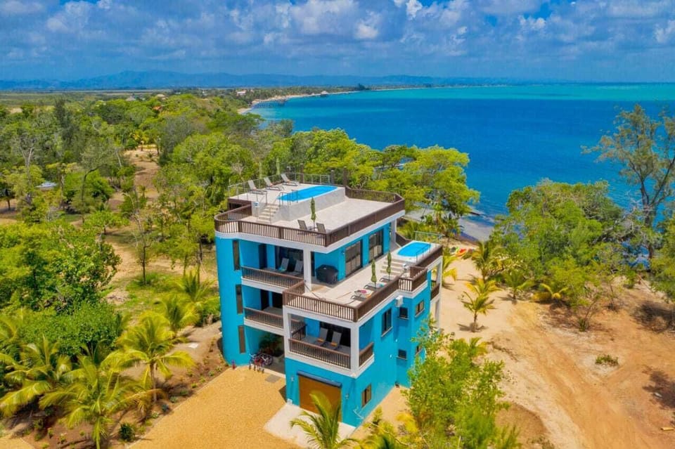 Luxury Boutique Hotel
Shedrock Shangrila
Hopkins, Belize