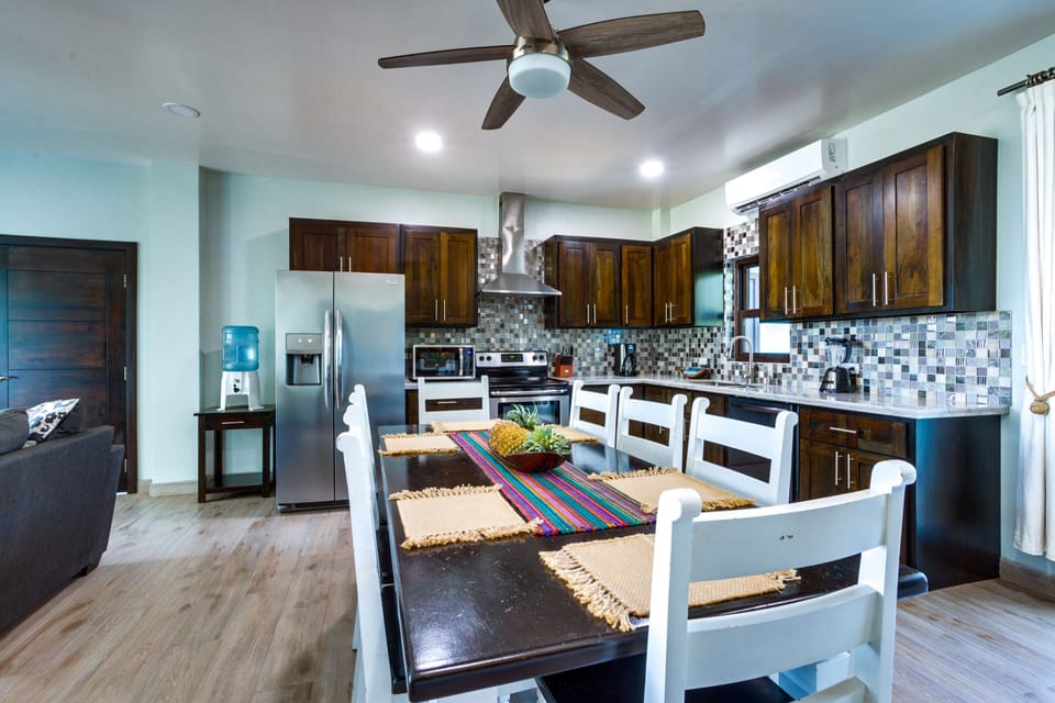 Hibiscus Kitchen and Dining