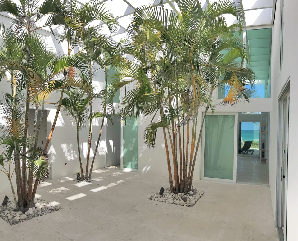 Indoor.Outdoor Atrium 