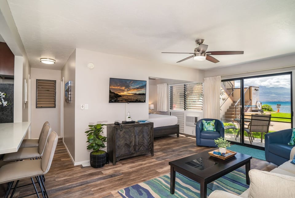 Gorgeous Hawaiian inspired decor and furnishings