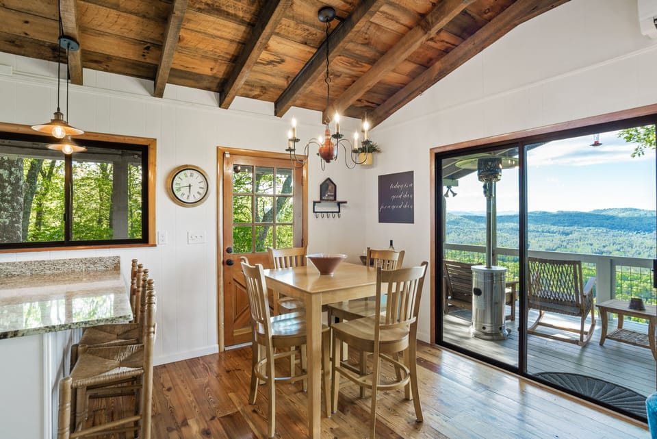 Breakfast nook with seating for 4 