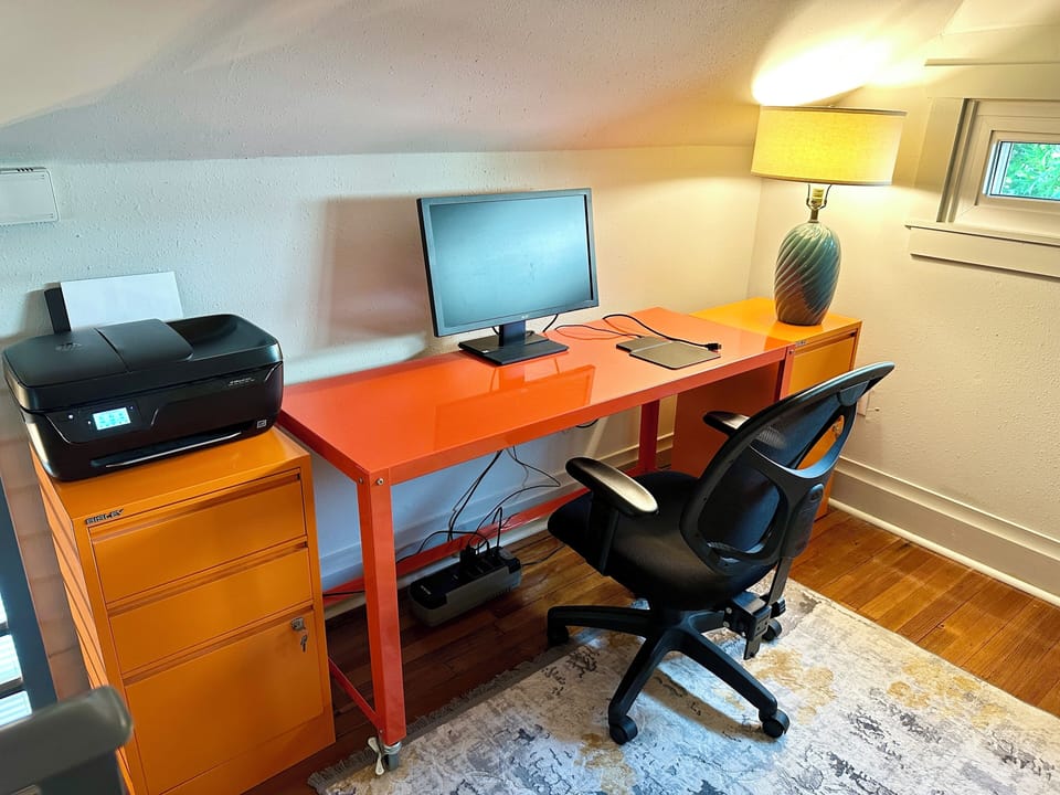 Additional desk workspace in Loft