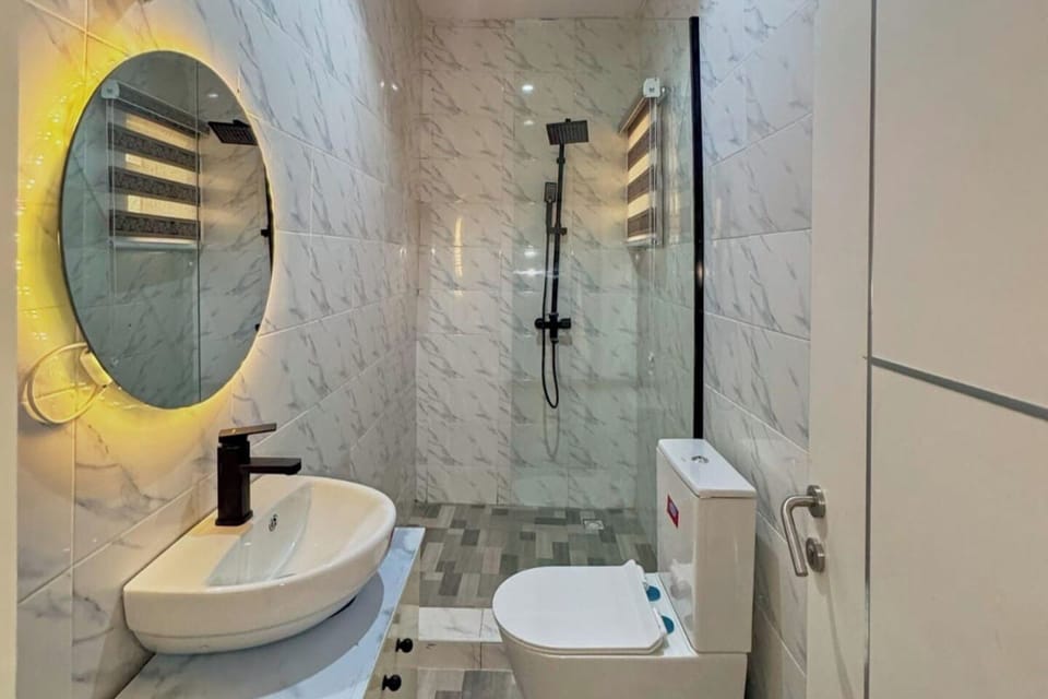 All yard ensuite 