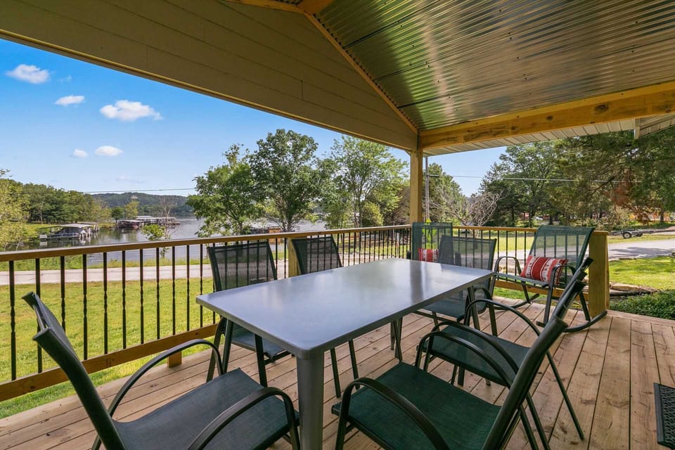 Welcome to the "Lake Life Cabin" at Hideaway Resort!