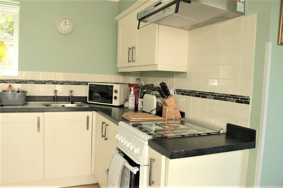 A fully equipped kitchen awaits if you want to cook a nice meal for two...