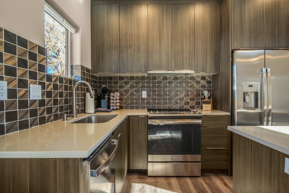 Let the day's adventures inspire your dinner! Our fully-equipped kitchen invites you to unwind and create delicious meals.