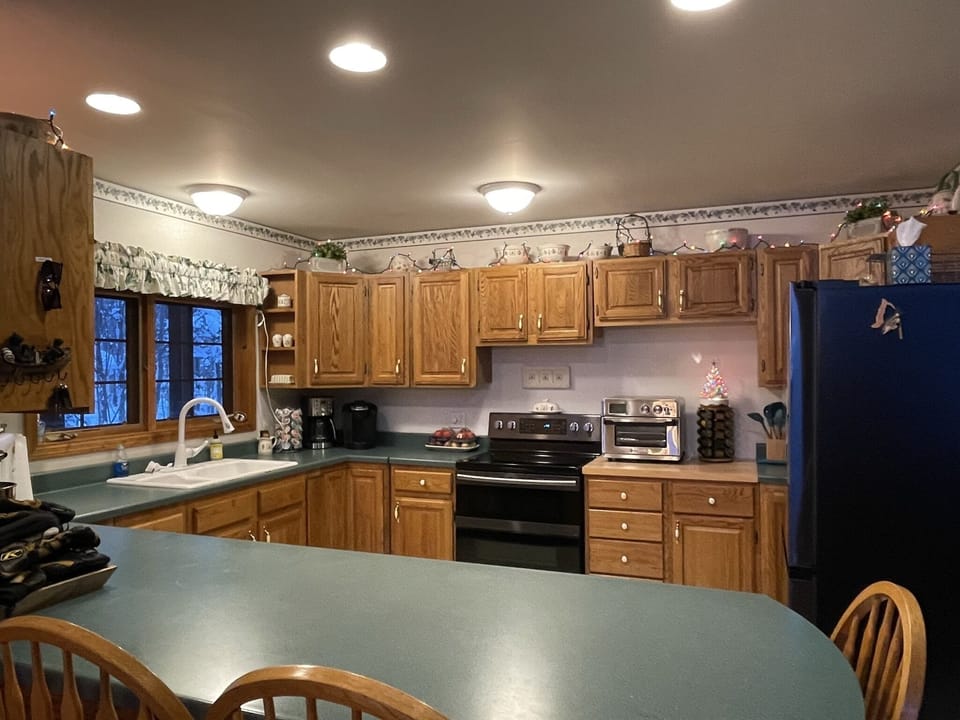 Fully stocked kitchen with new appliances, including a dishwasher!